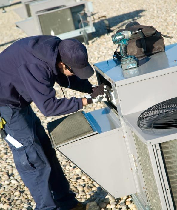HVAC-technician-1920w